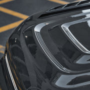 Zhou's dry carbon fiber bonnet installed on Land Rover Defender 110